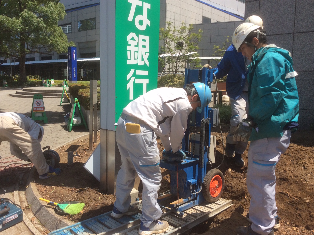 清水建設様　豊洲センタービル自立サイン載荷試験
